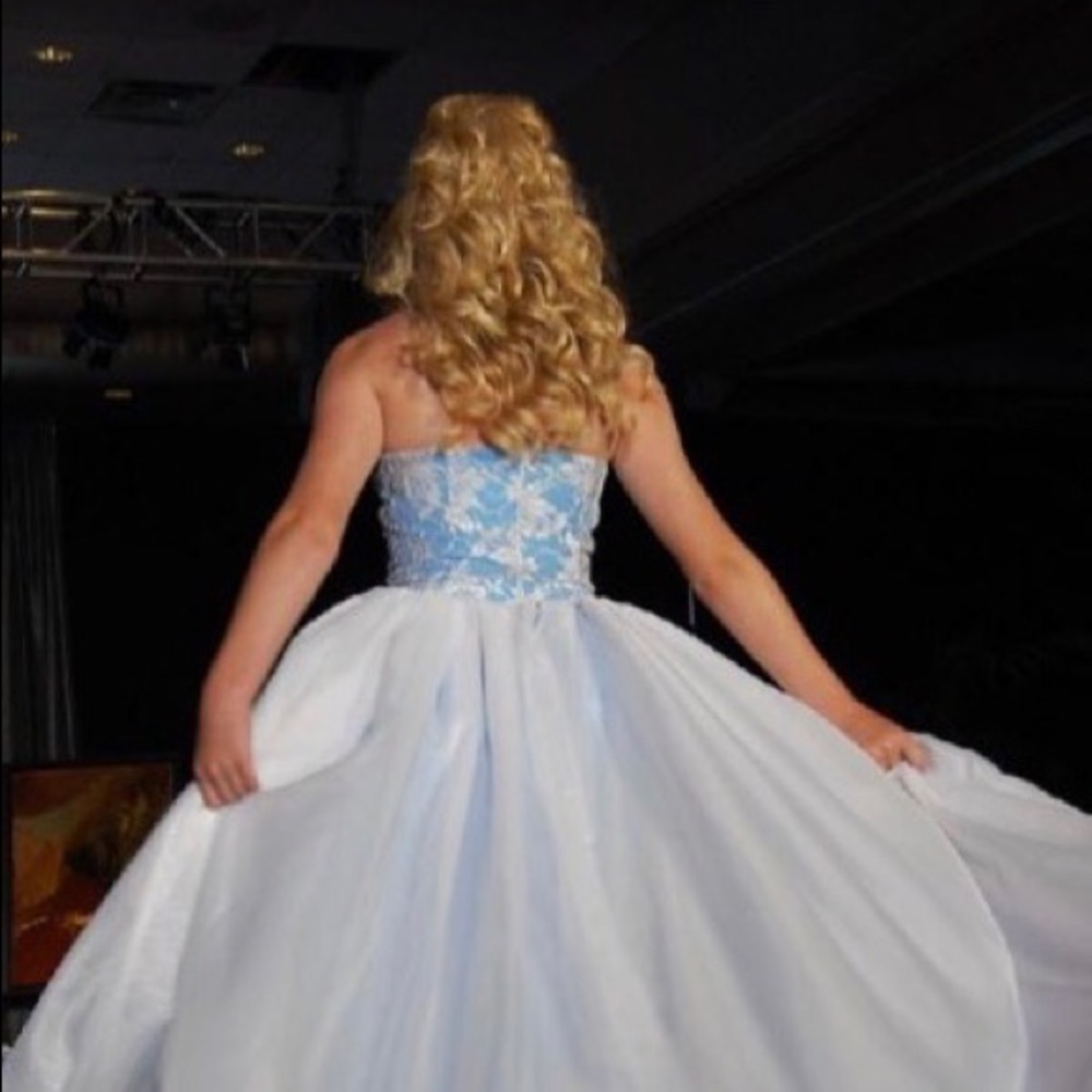 Meet your Posher, Tiffany